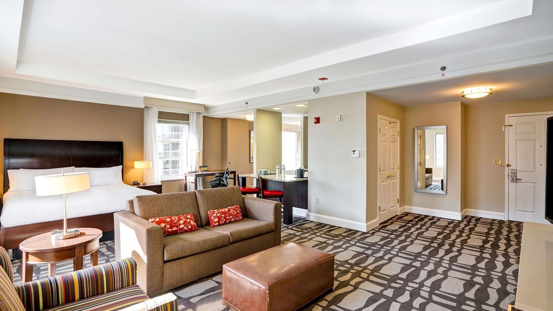 Hilton Garden Downtown/magnificent Mile 3*