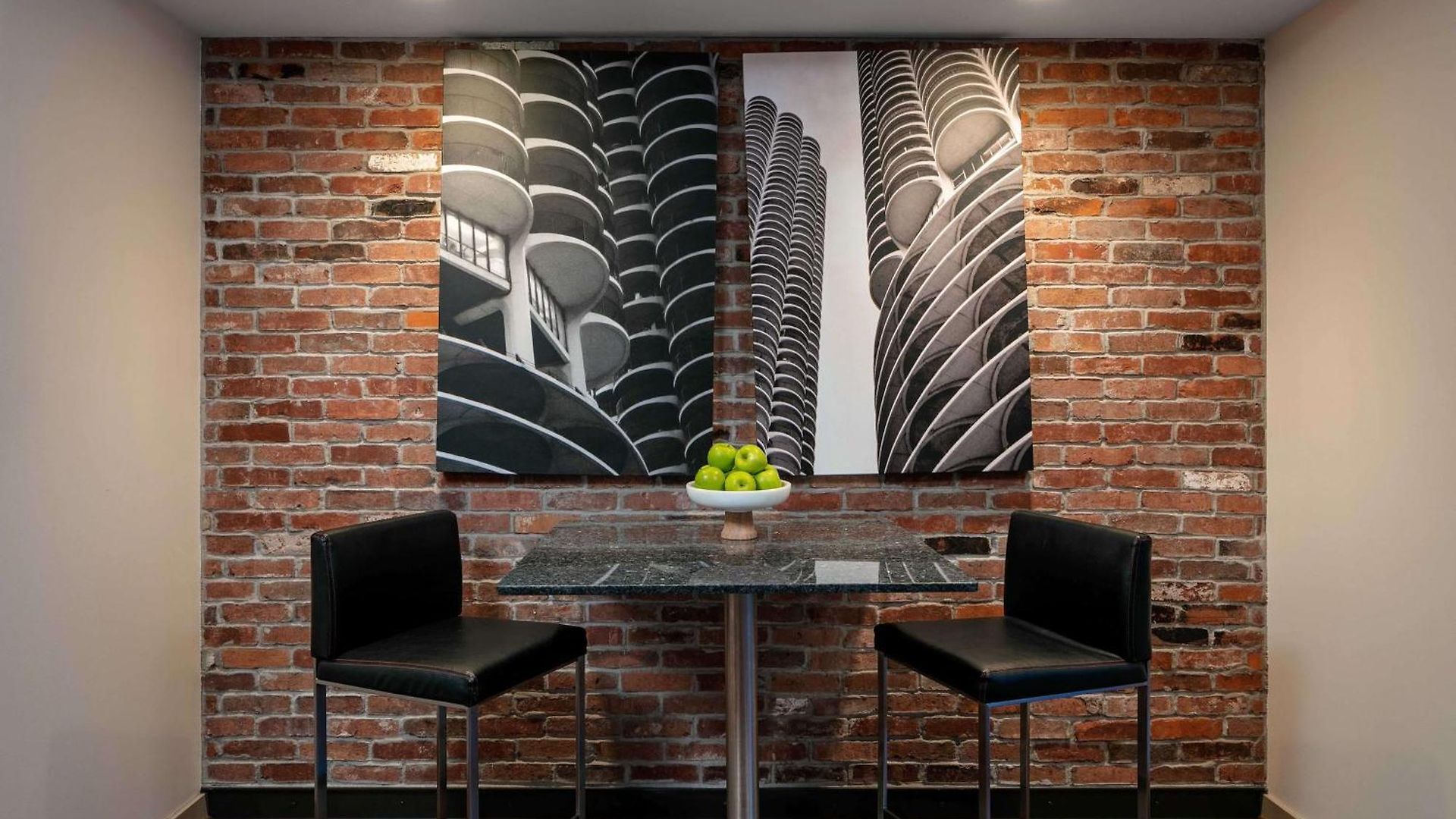 The Royal Sonesta Downtown 4*