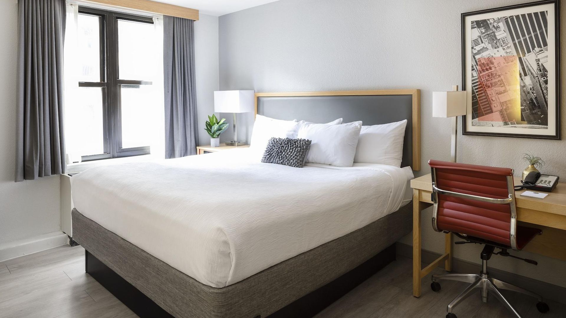 Saint Clair - Magnificent Mile Hotel