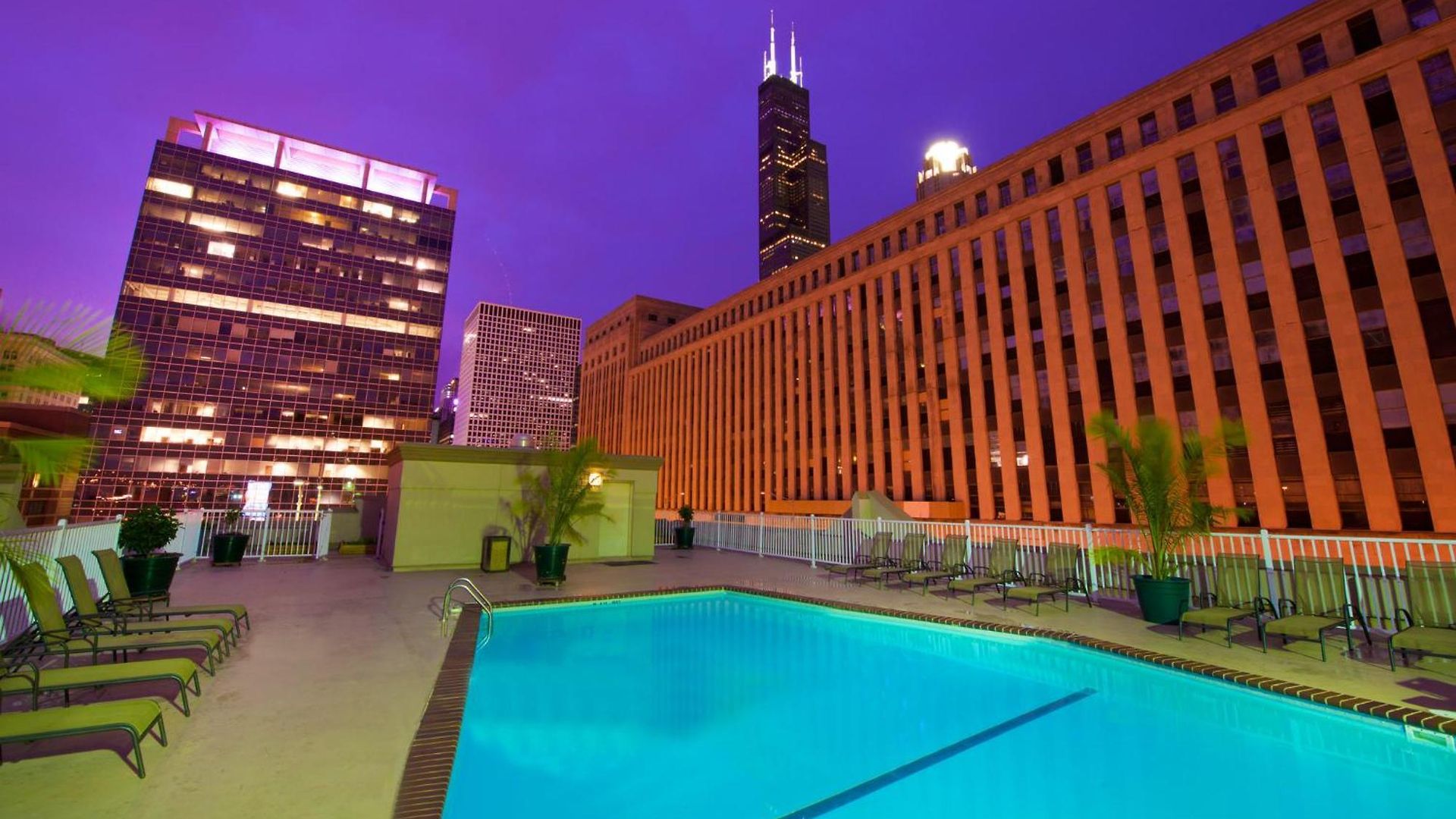& Chicago-downtown By Ihg 3*