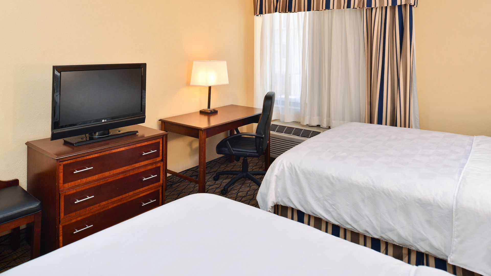 & Chicago-downtown By Ihg