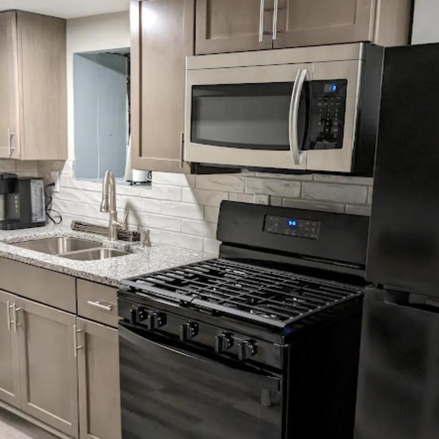 Fully Furnished Extended Work Or Insurance In Apartment *