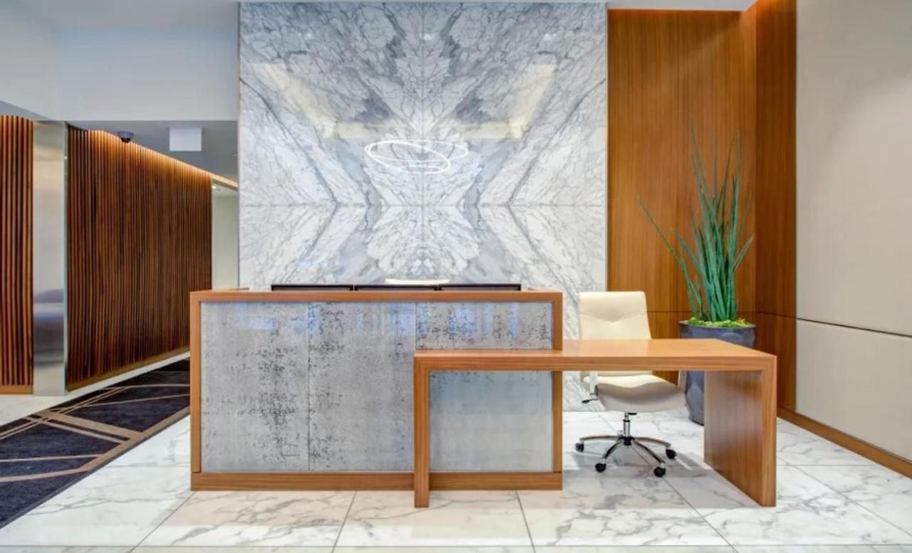 River North 1br W Gym Lounge Roof Nr L Chi-838 Chicago