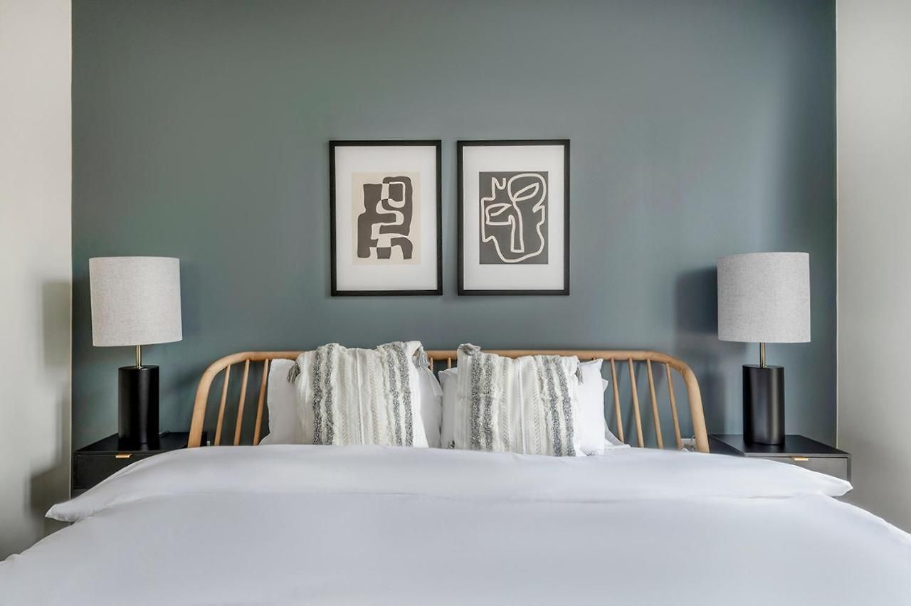 River North 1br W Gym Lounge Roof Nr L Chi-838 Apartment