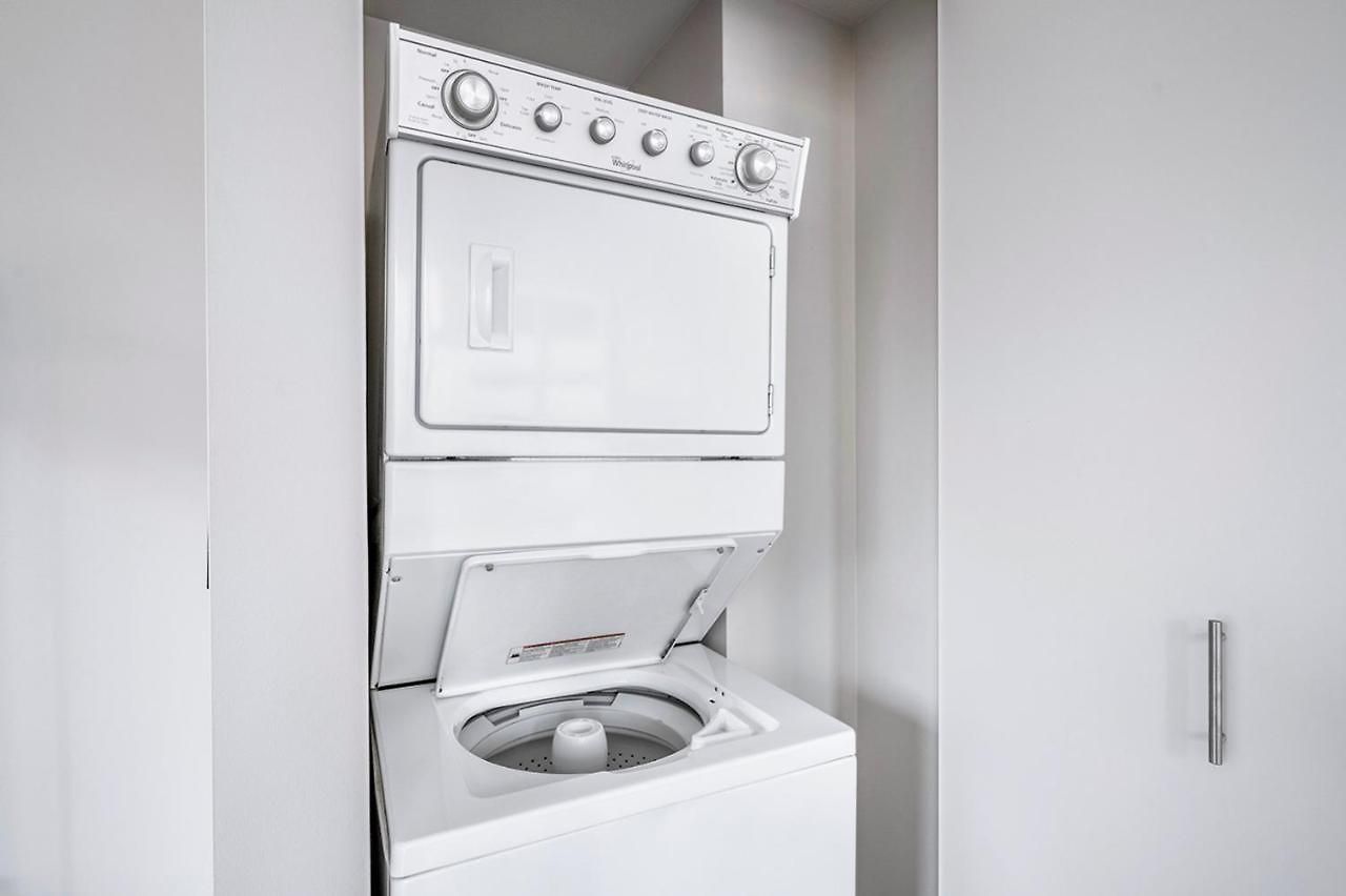 River North 1br W Gym Lounge Roof Nr L Chi-838 *
