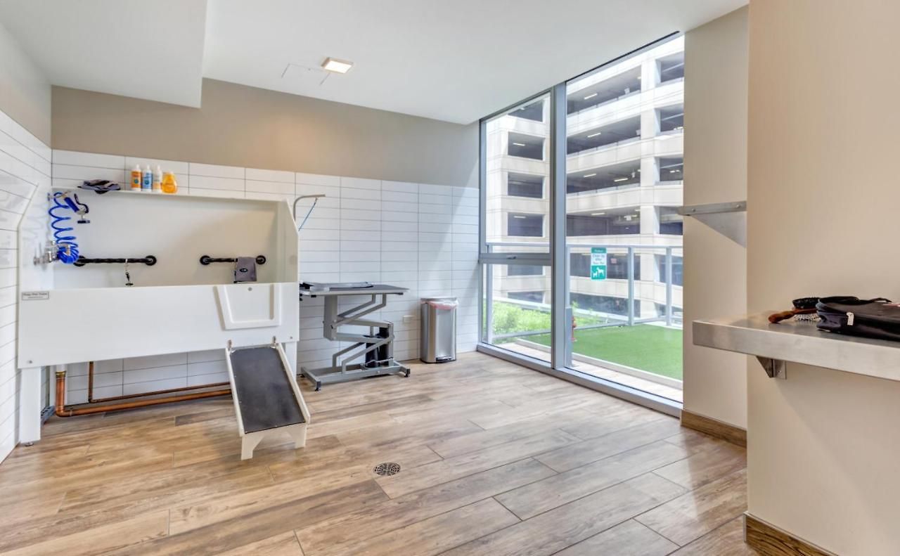 River North 1br W Gym Lounge Roof Nr L Chi-838 Apartment Chicago