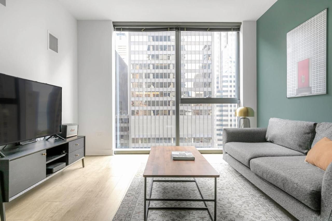 Loop 1br W Gym Pool Wd Nr Millennium Park Chi-230 *
