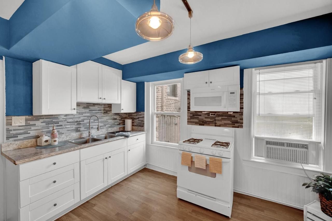 Guest house Logan Square Coach House 4*