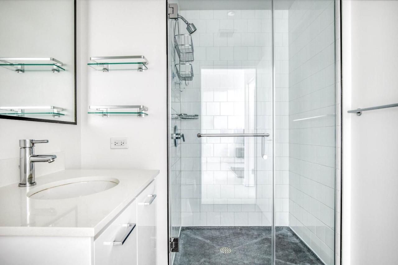 W Loop W Gym Pool Coworking Nr Uic Chi-438 * Chicago