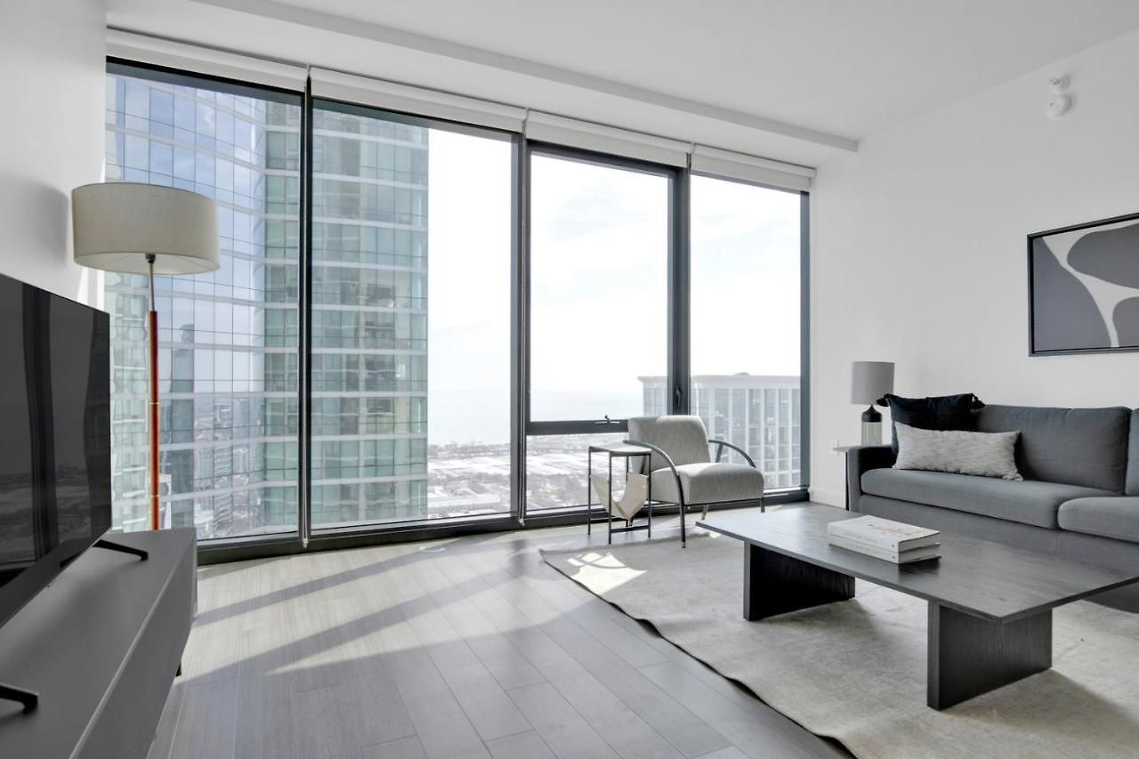 S Loop 2br W Pool Gym Next To Grant Park Chi-606 *