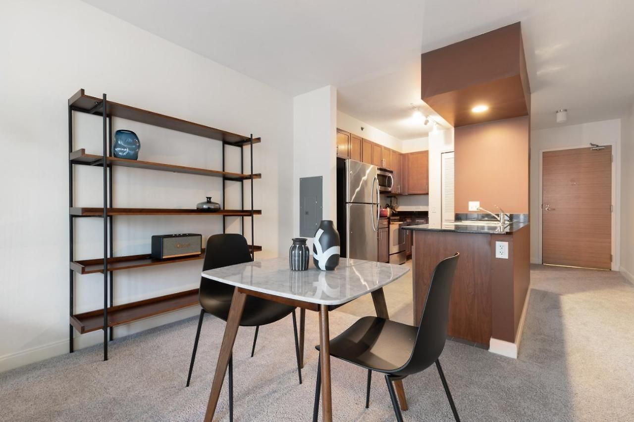 Apartment Loop 1br W Gym Pool Nr Financial District Chi-232