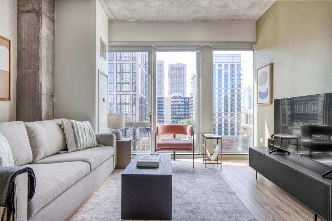 W Loop Studio W Pool Gym Lounge Nr L Chi-749 * Chicago