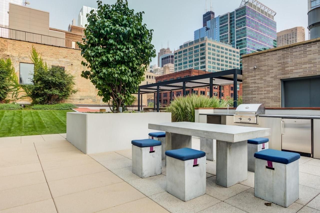 W Loop Studio W Pool Gym Lounge Nr L Chi-749 Chicago