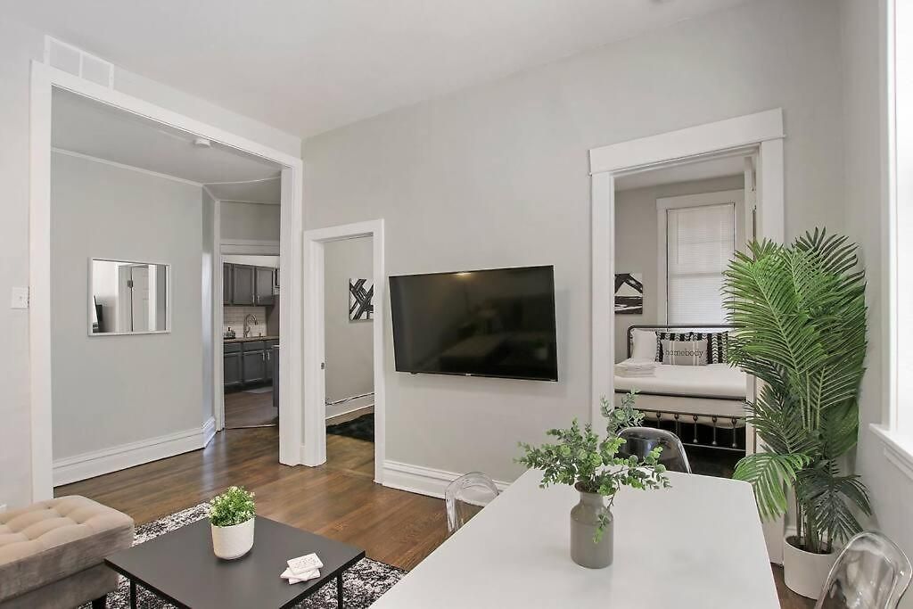 Apartment Enchanting 2-bedroom In - Clark 4