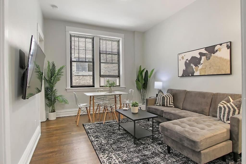 Enchanting 2-bedroom In - Clark 4 *