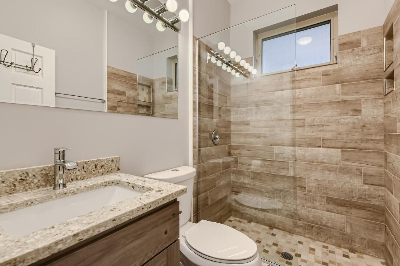 University Of - 1 Bed / 2 Bath W/parking Space Chicago