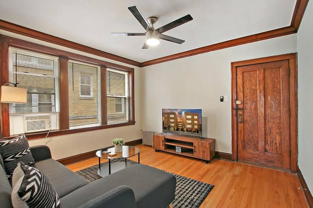 Apartment Warm & Inviting 2br - Fullerton 1b