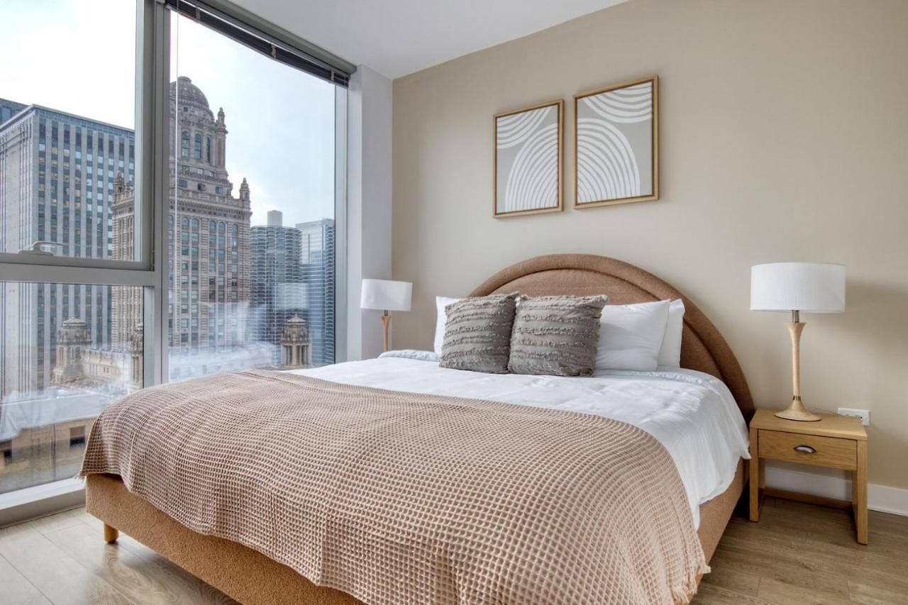 Apartment Loop 2br W Gym Playroom Pool Close To L Chi-960 Chicago
