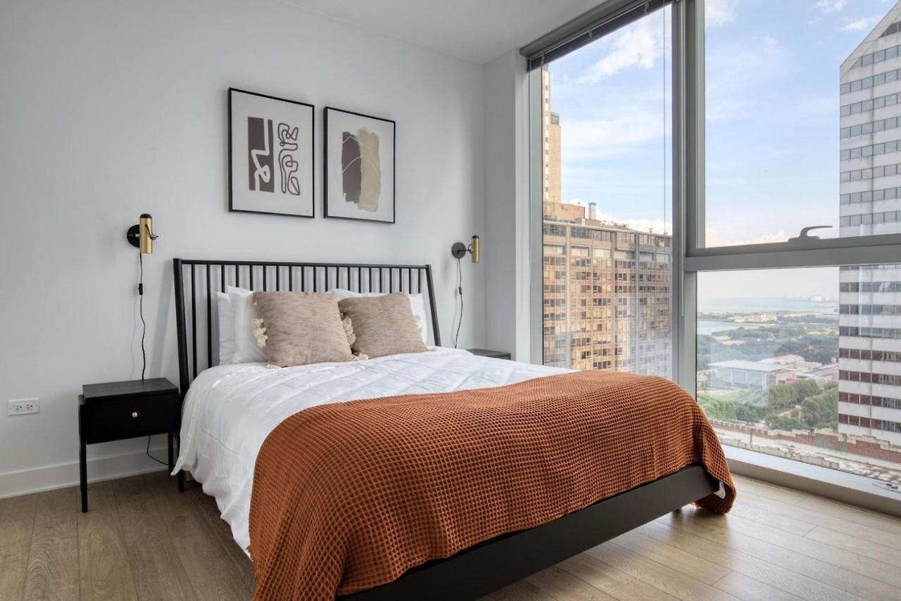 Loop 2br W Gym Playroom Pool Close To L Chi-960 Apartment