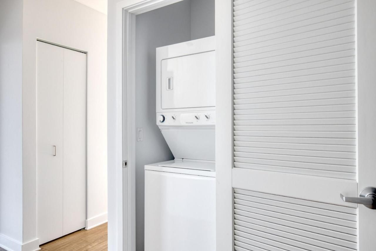 Loop 2br W Gym Playroom Pool Close To L Chi-960 Apartment *