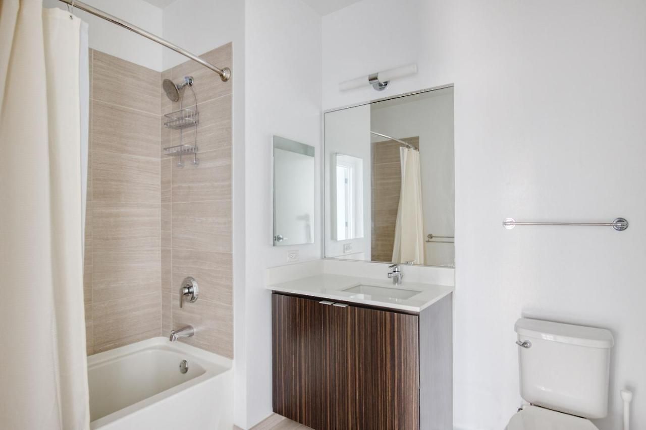 Apartment Loop 2br W Gym Playroom Pool Close To L Chi-960 Chicago