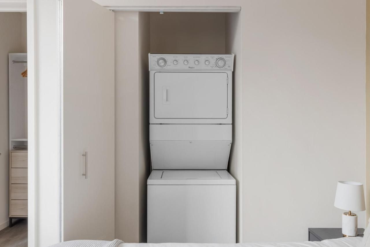 River North Jr 1br W Game Nr L Chi-971 Apartment