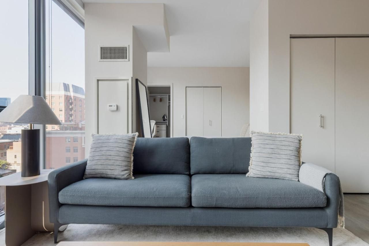 Apartment River North Jr 1br W Game Nr L Chi-971