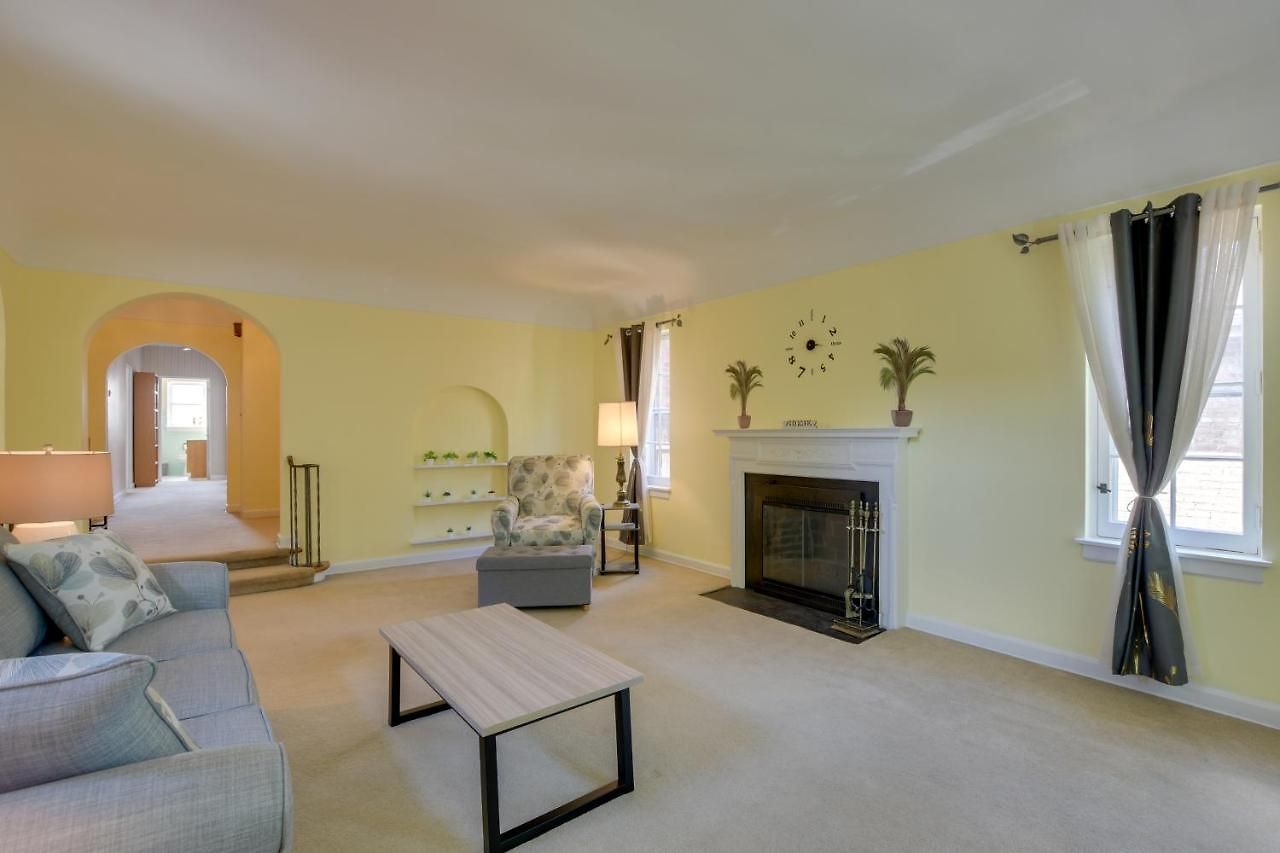 Chic Getaway W/ Fireplace! *