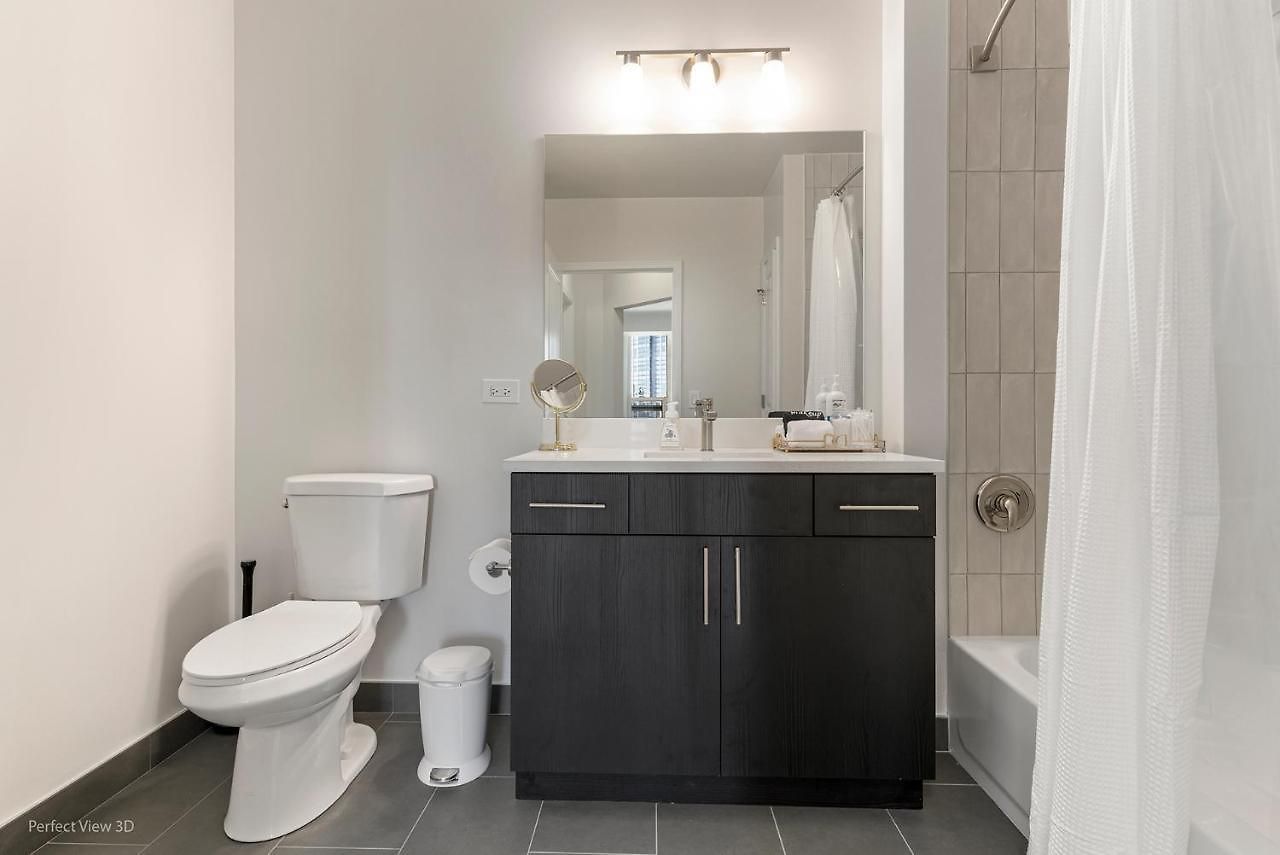 The Bernardin Gold Coast Luxury Near Magnificent Mile