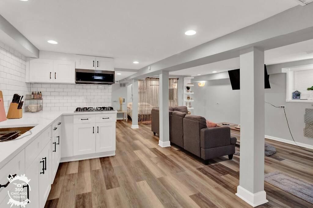 Logan Square Monthly Apartment *