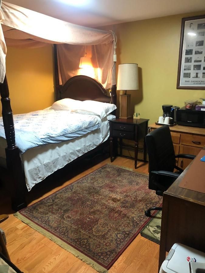 A Secluded Bedroom With A Private Full Bathroom *