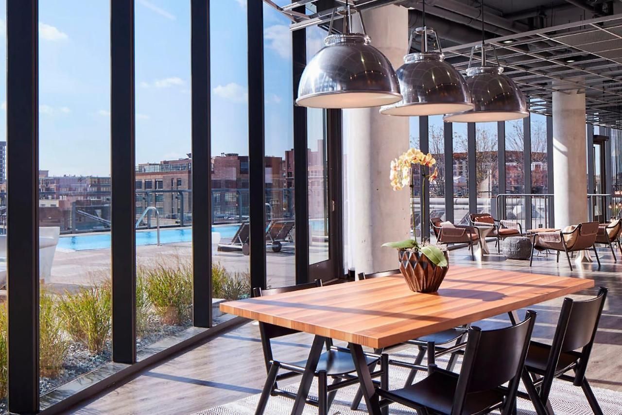 West Loop W Wd Gym Lounge Nr L Chi-778 *