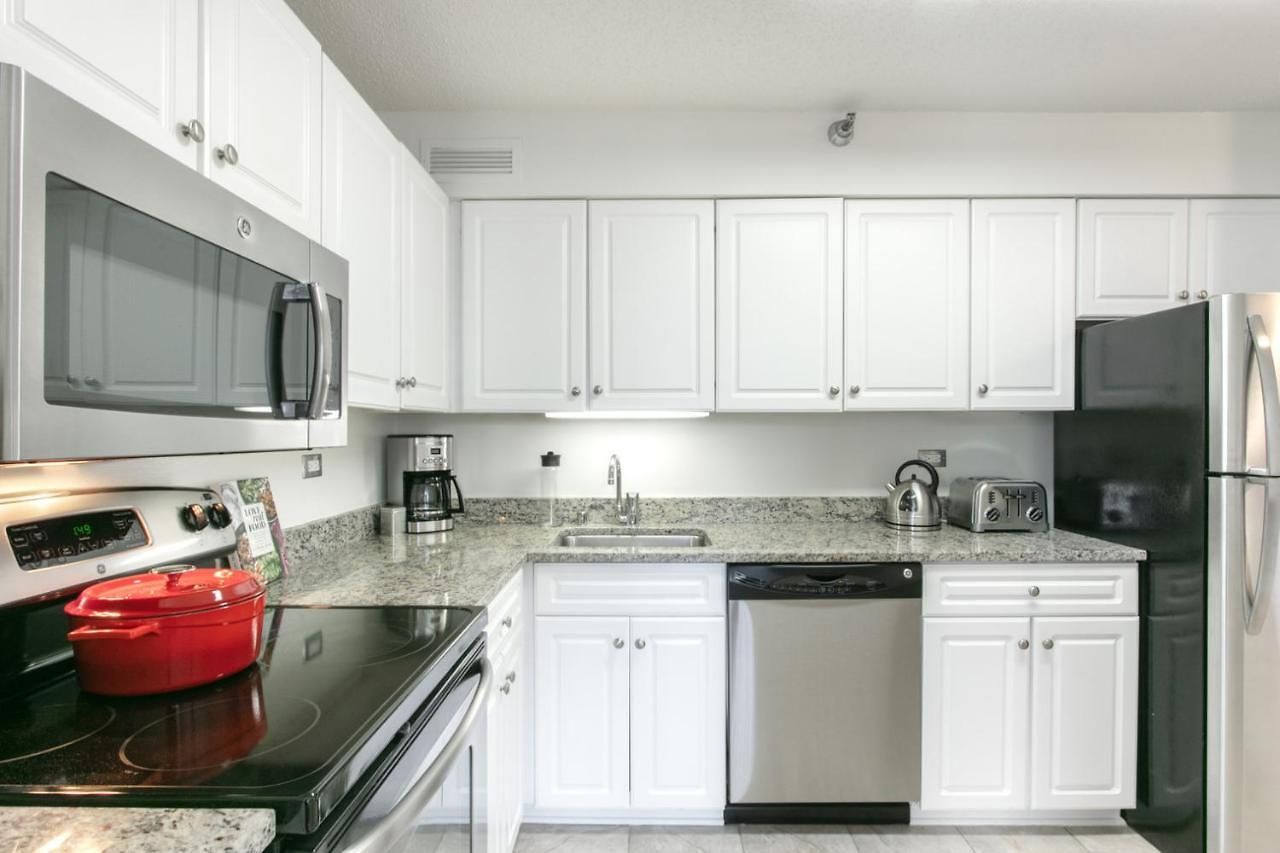River N 2br W Gym Wd Nr Magnificent Mile Chi-164 Apartment *