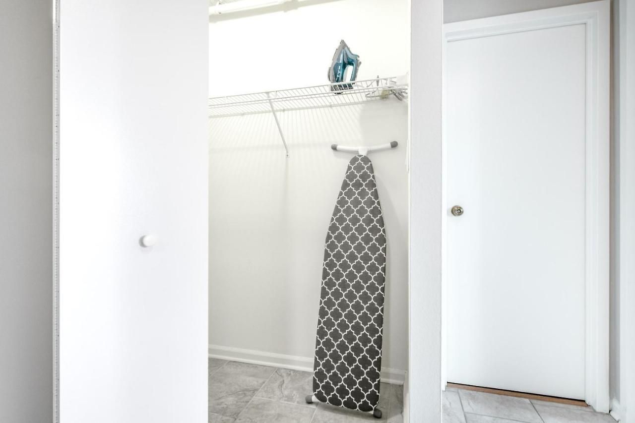 Apartment River N 2br W Gym Wd Nr Magnificent Mile Chi-164 Chicago