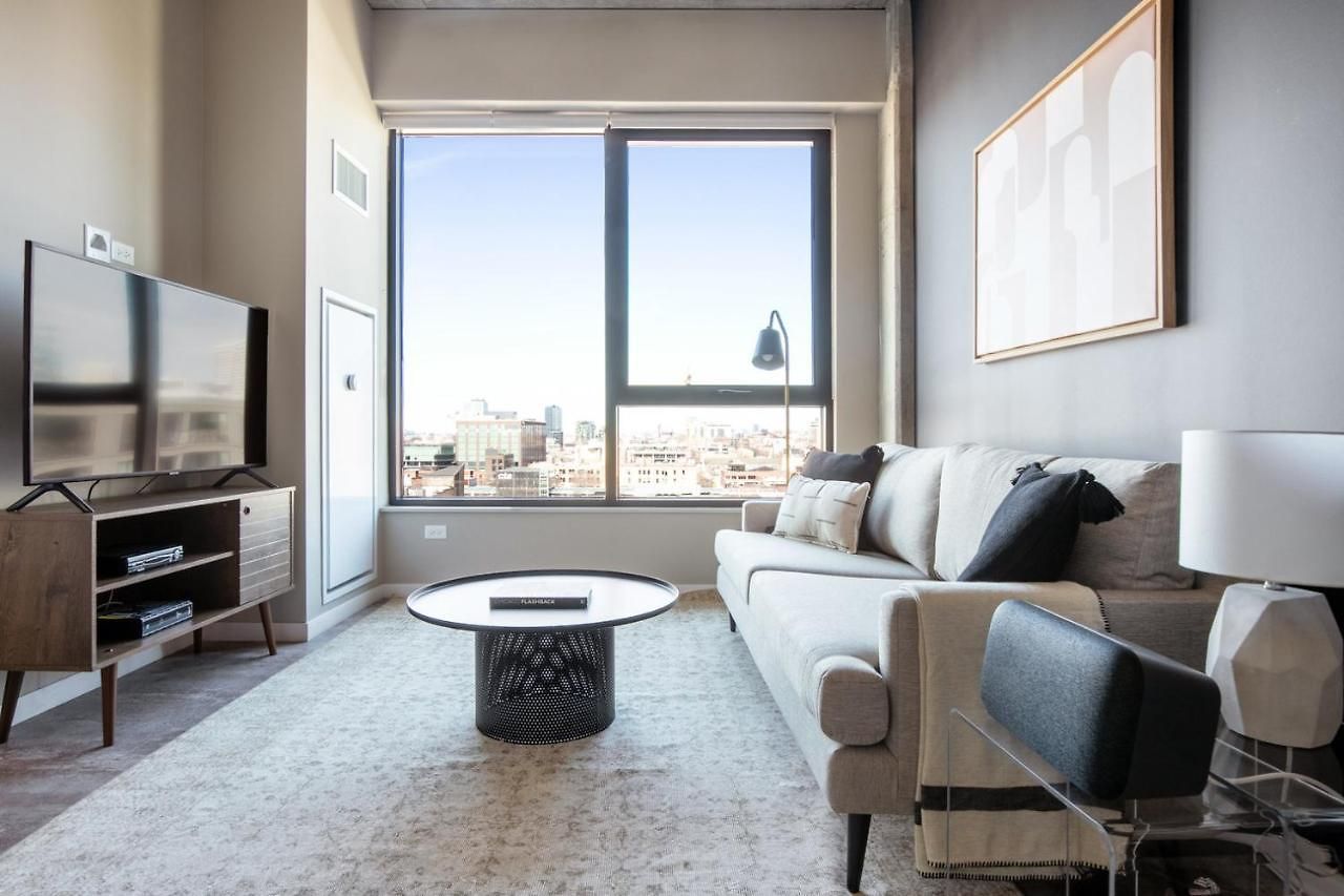 Apartment W Loop 1br W Pool Gym Nr Restaurant Row Chi-294 *