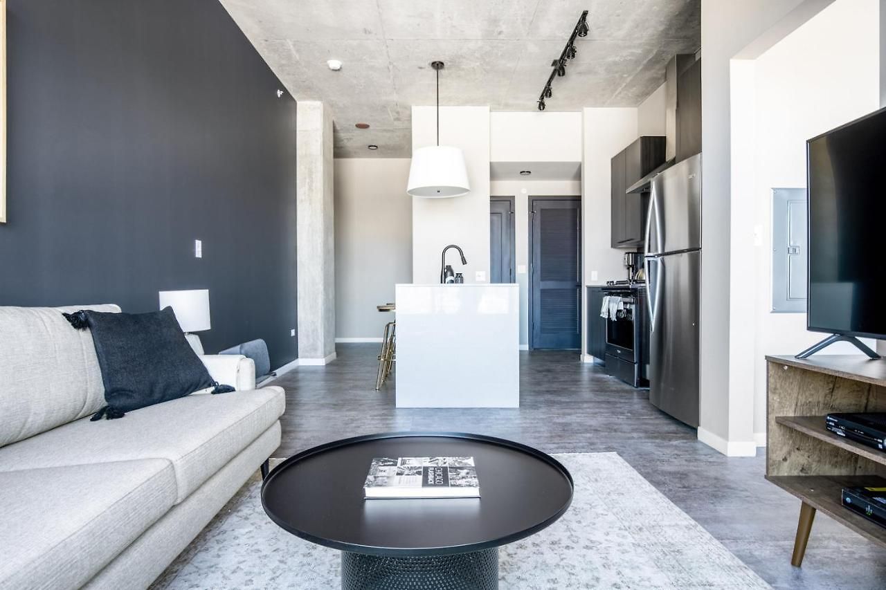 W Loop 1br W Pool Gym Nr Restaurant Row Chi-294 Chicago