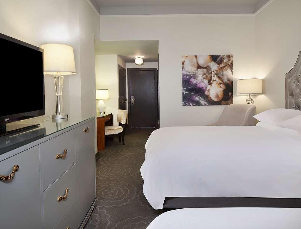Hotel Silversmith And Chicago