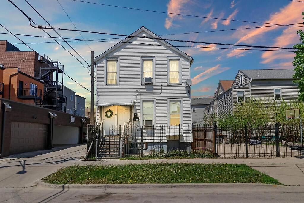 Cozy North Side Oasis * Chicago