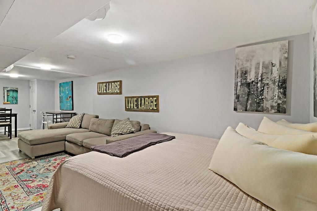 Cozy North Side Oasis Chicago