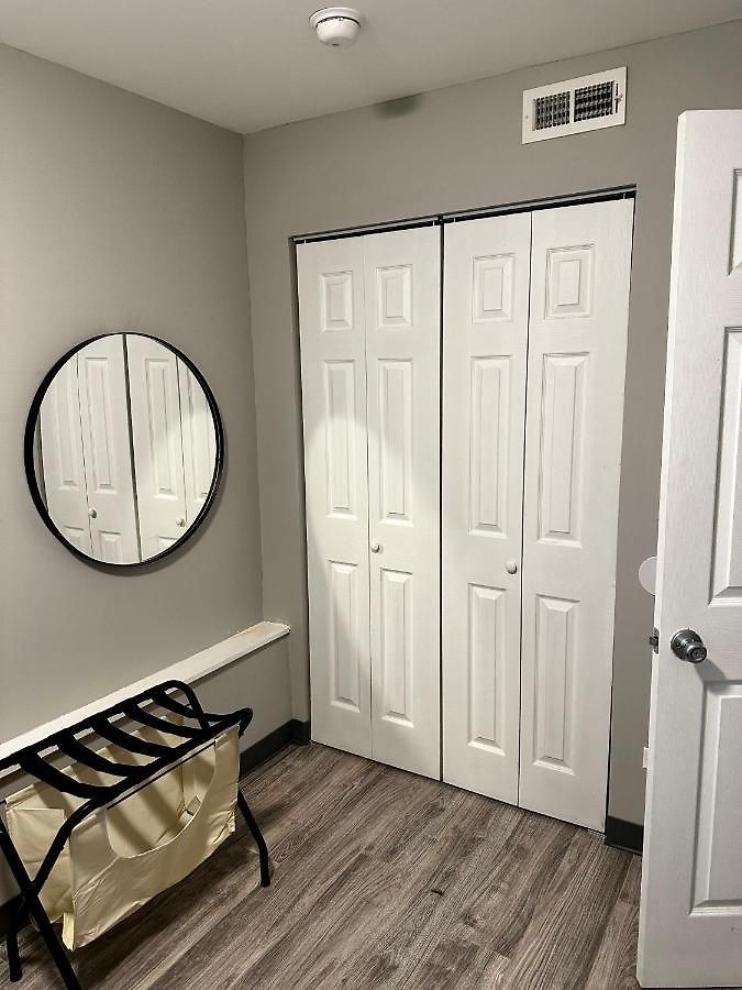 Cozy & Spacious In Irving Park *