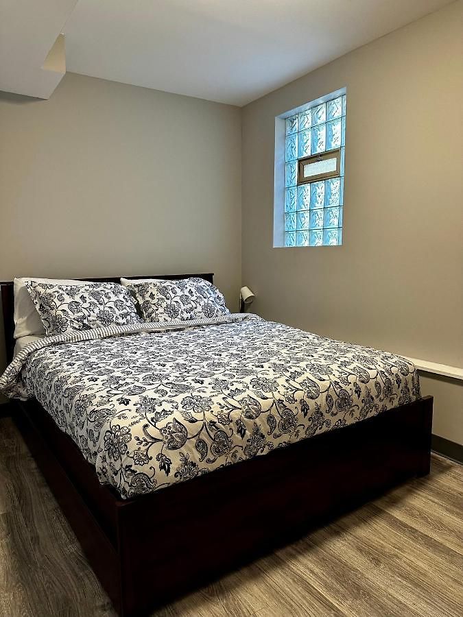 Cozy & Spacious In Irving Park Apartment