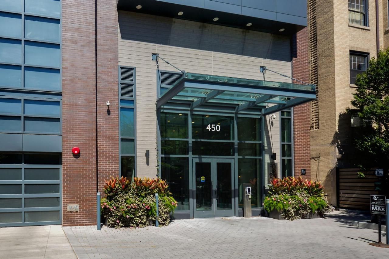 Apartment Lakeview 2br W Gym Grills Nr Lakefront Trail Chi-985 Chicago