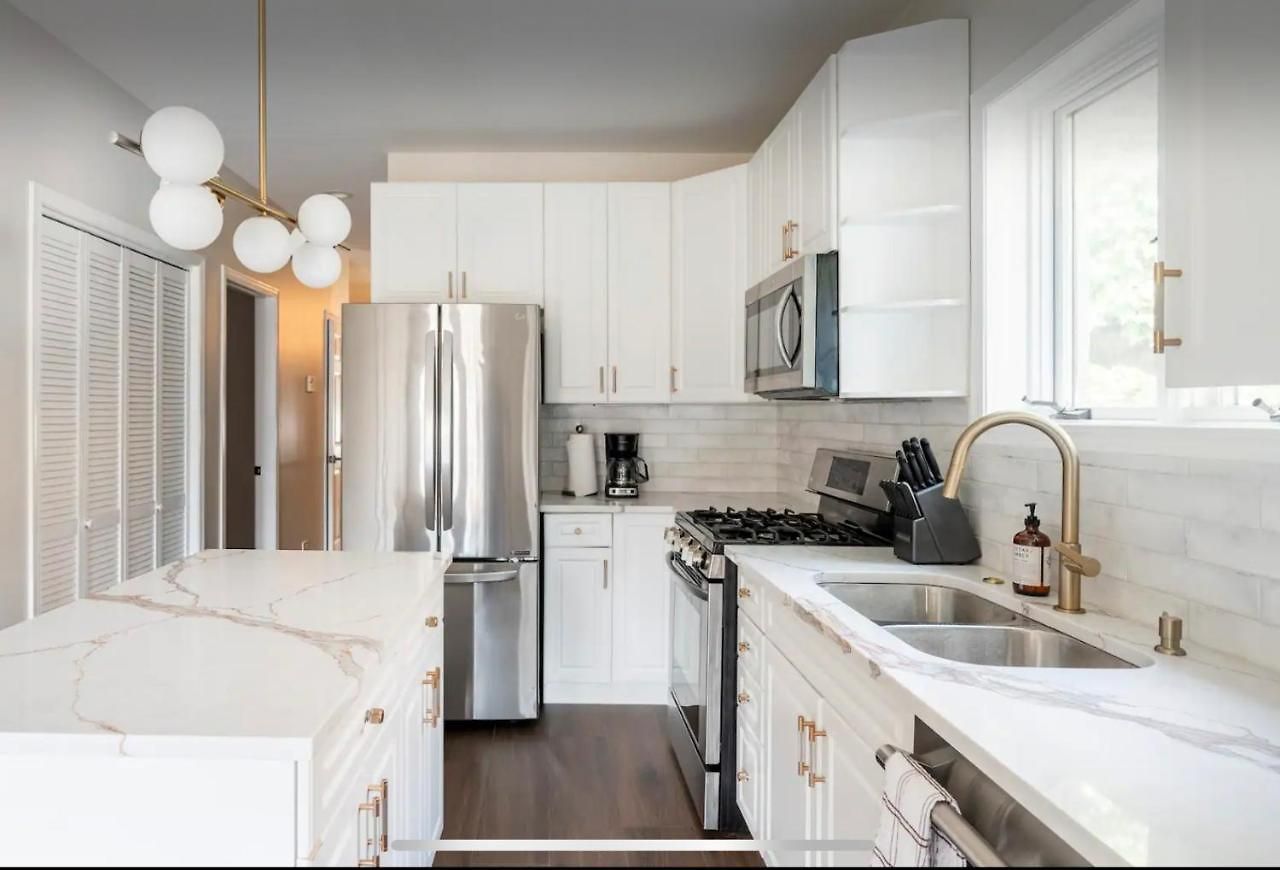Apartment New! Spacious Art Deco Modern 5 Bd/3ba Chicago