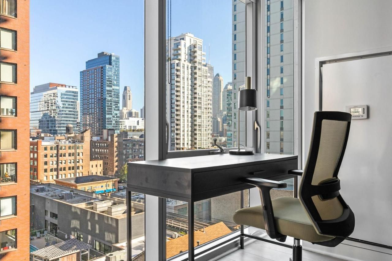 River N 1br W Gym Pool Lounge Nr L Chi-817 Apartment