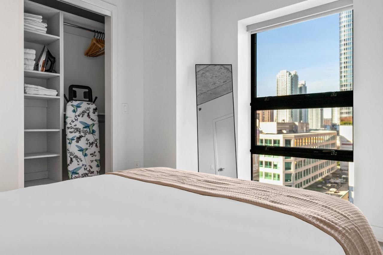 River N 1br W Gym Pool Lounge Nr L Chi-817