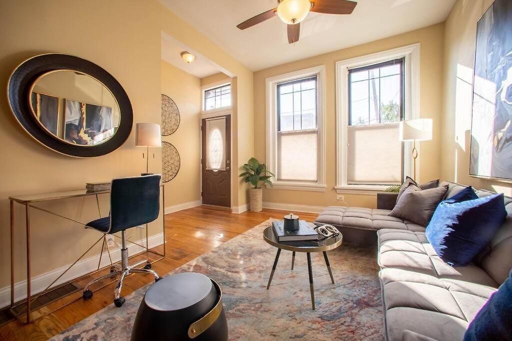 Getaway In The Heart Of Pilsen Apartment *
