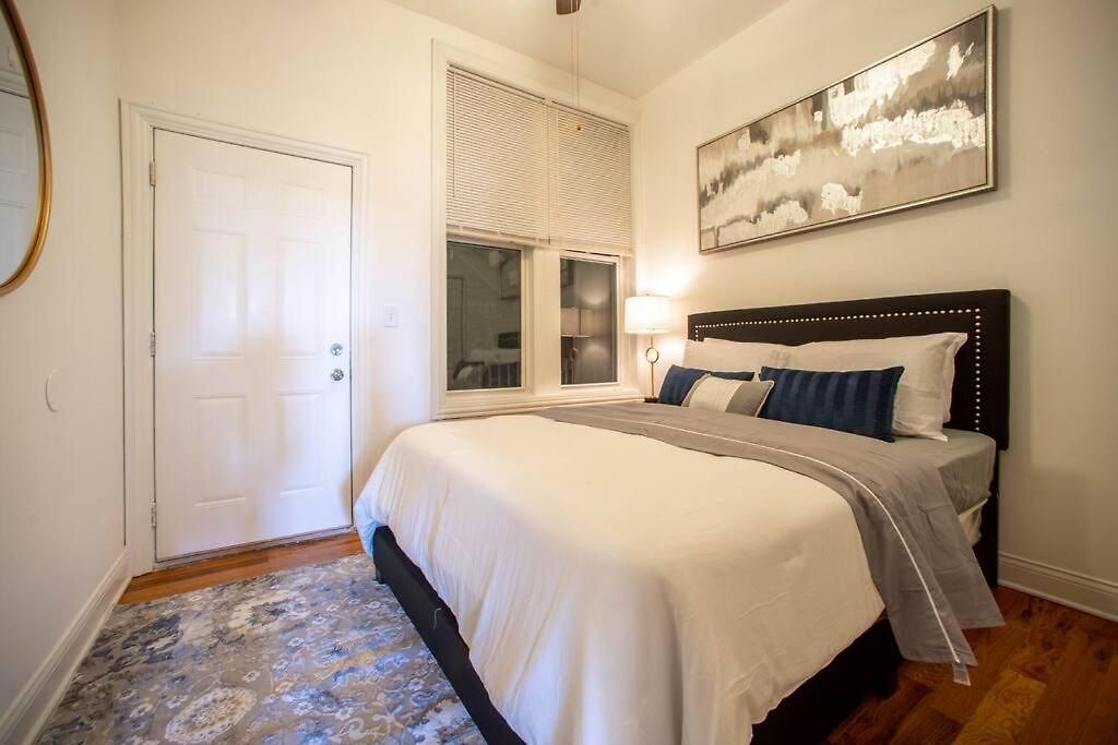 Getaway In The Heart Of Pilsen * Chicago