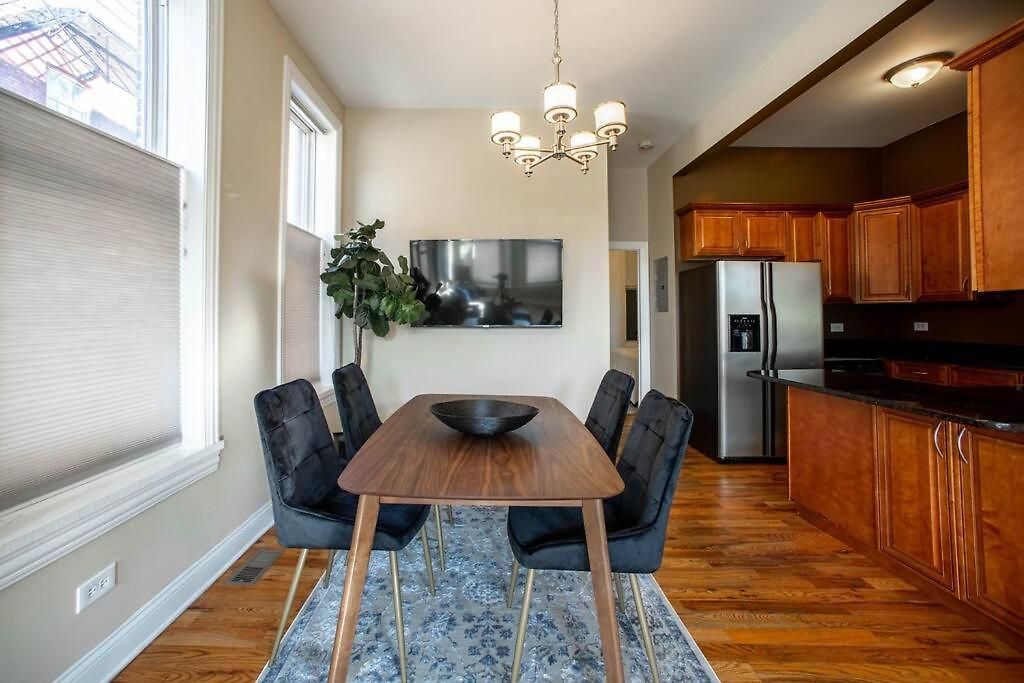 Getaway In The Heart Of Pilsen Chicago