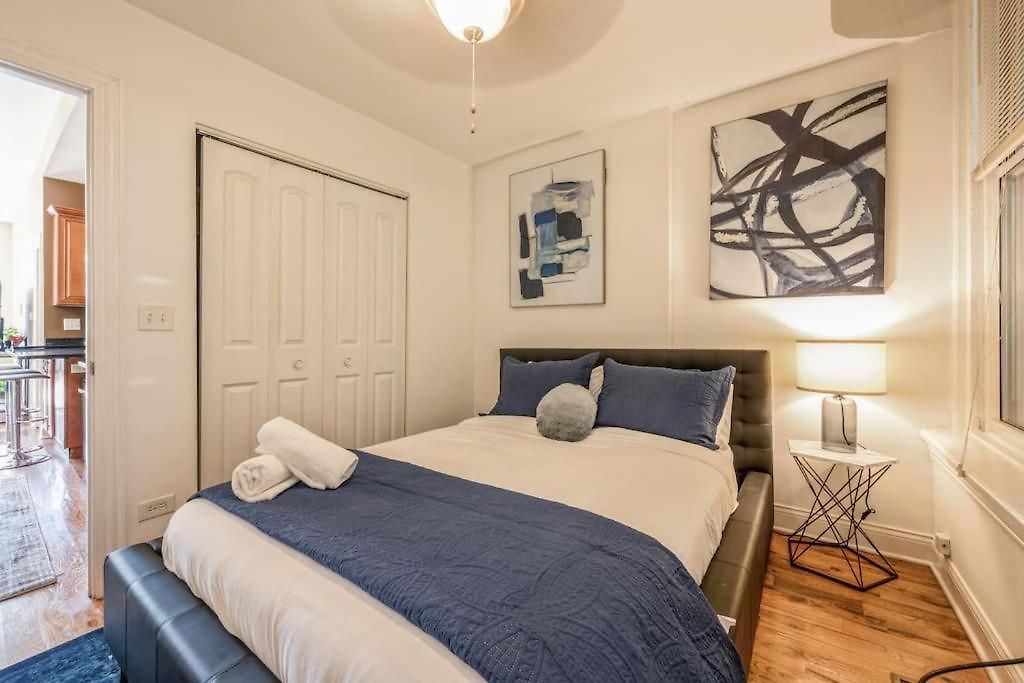 Lovely 2 Bed 3 Miles From Dt W Free Parking * Chicago