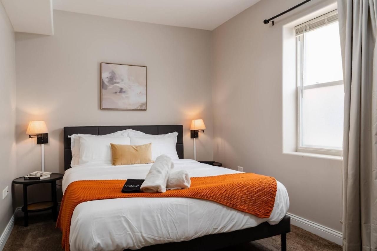 Logan Square Duplex 3br S2 Apartment *